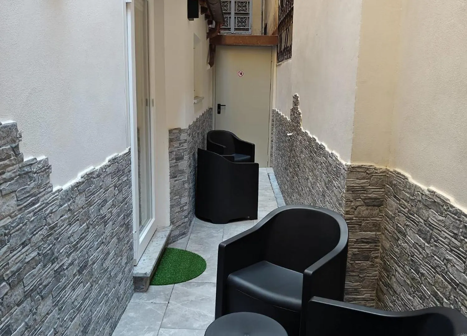 Foffosuite Rome 0*,  Italy